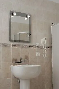 هوتل أليكساندر ثري فندق 3*